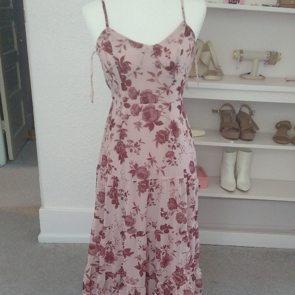 Trixxi Blush Floral Midi Dress